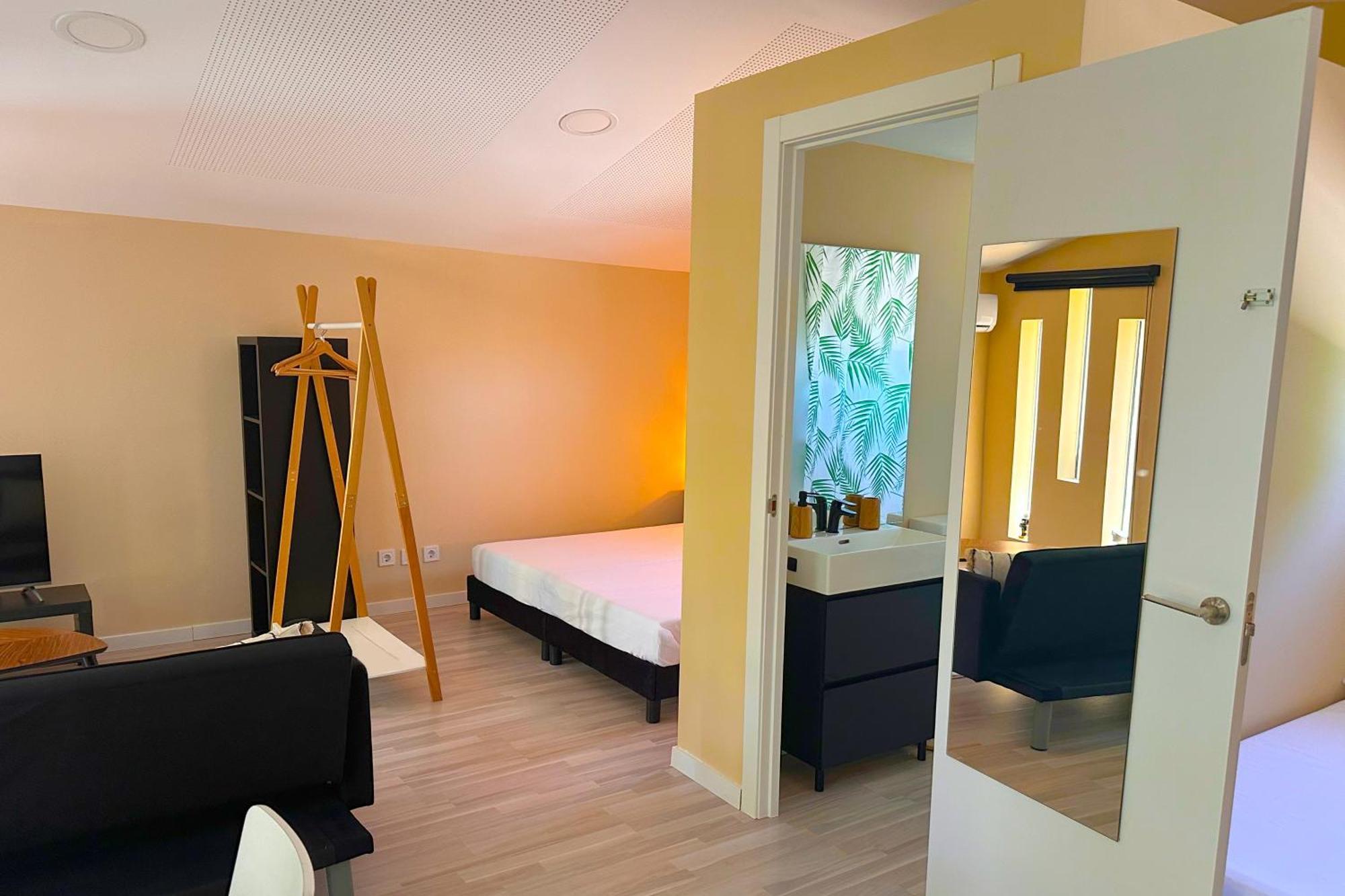 Fee4Me Cabin With Pool And Garden San Martin De La Vega Ngoại thất bức ảnh
