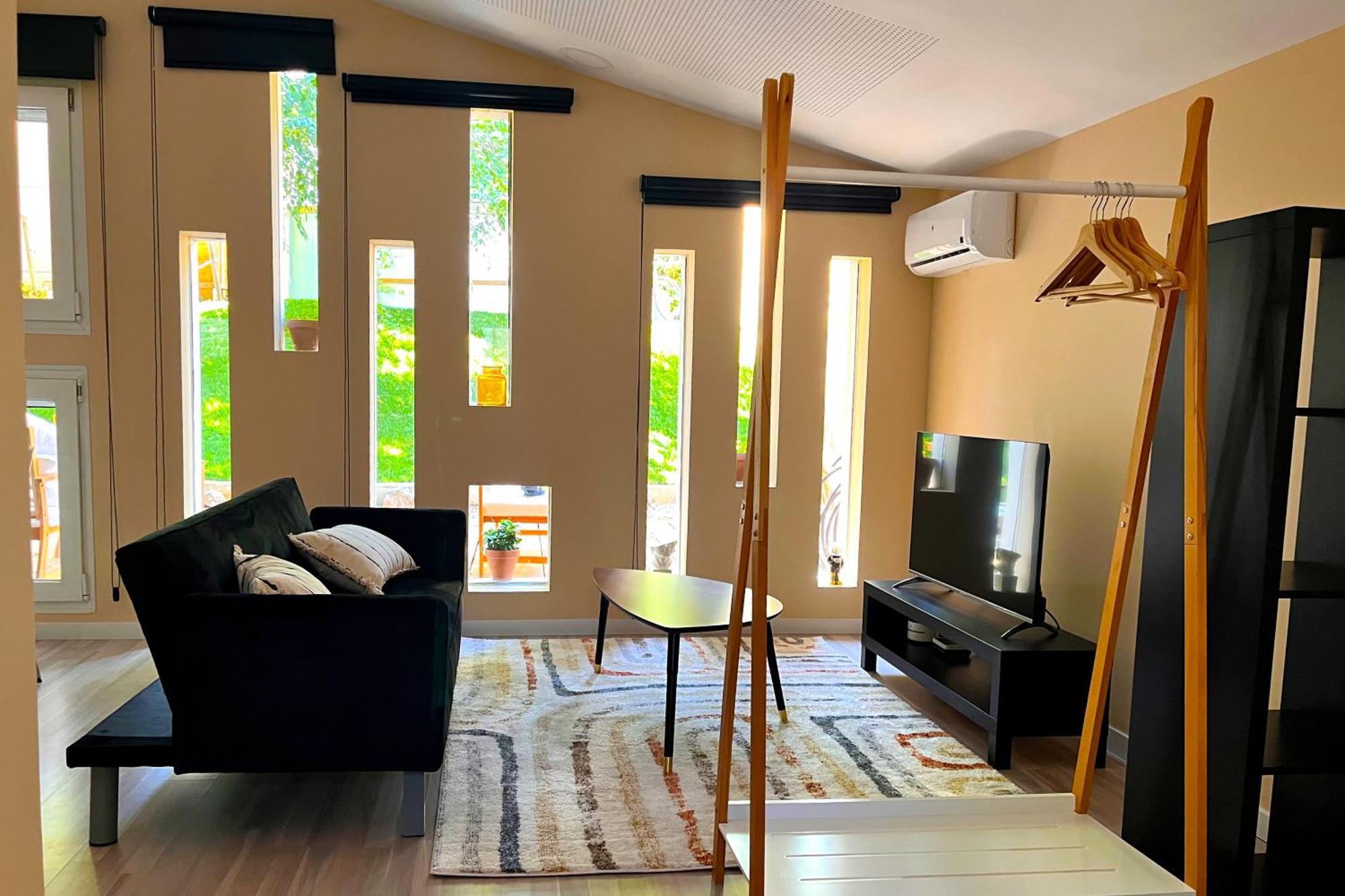 Fee4Me Cabin With Pool And Garden San Martin De La Vega Ngoại thất bức ảnh